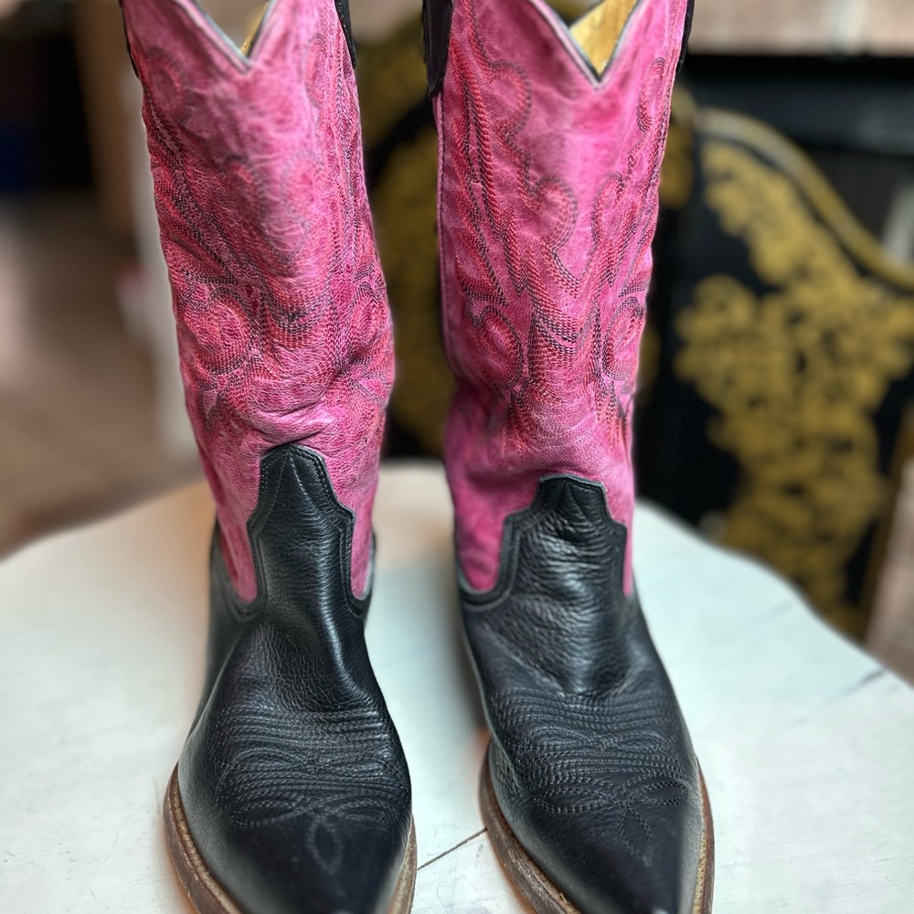GYPSY ROSE Pink and Black Cowgirl Boots sz. 7 Pointed Toe Made In Mexico Great